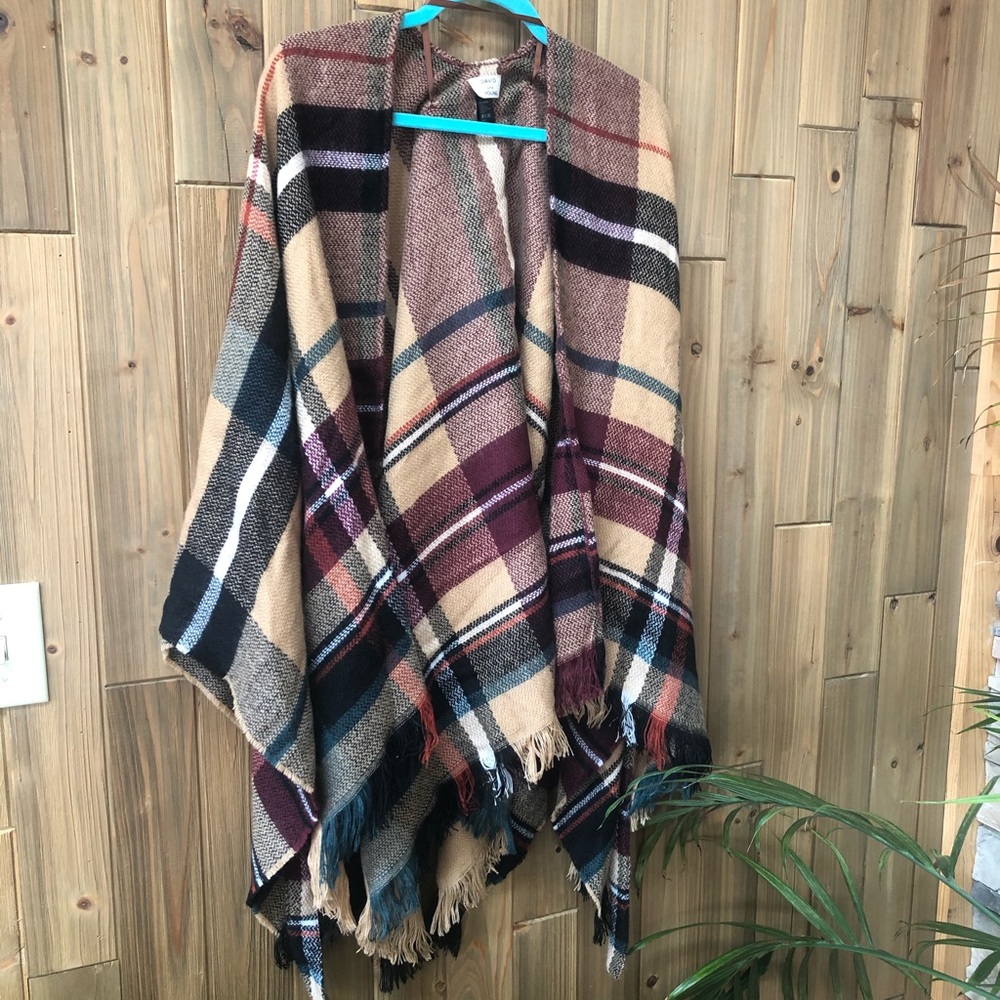 David and Young plaid poncho/shawl